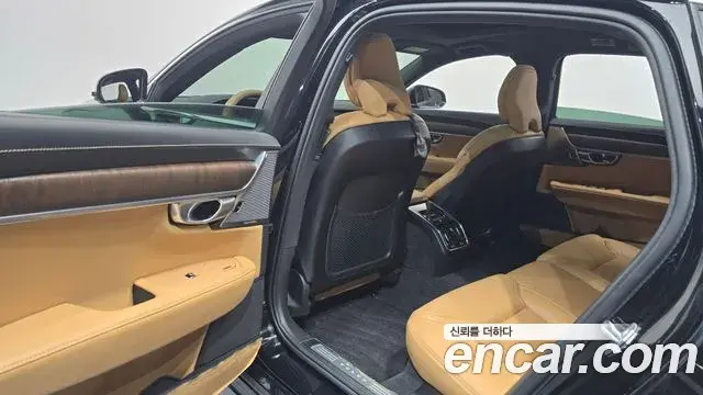 Volvo S90 2021 — Photo 18/33