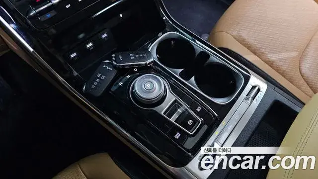 Kia Carnival 2022 — ფოტო 12/20