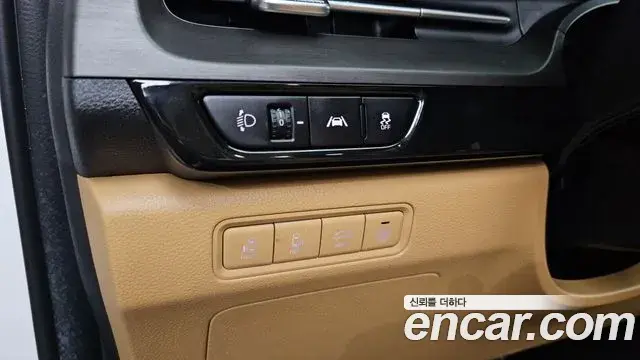 Kia Carnival 2022 — ფოტო 9/20