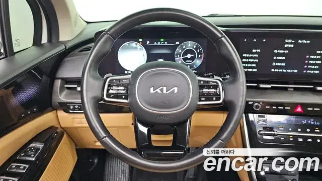 Kia Carnival 2022 — ფოტო 5/20
