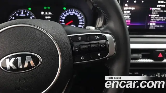 Kia K5 2021 — Şəkil 29/37