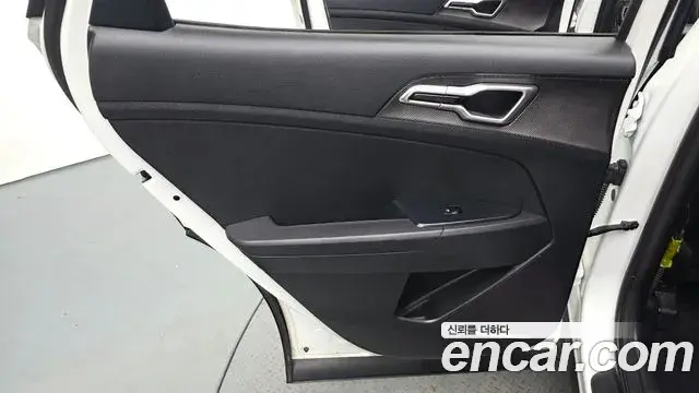 Kia Sportage 2023 — Şəkil 7/31