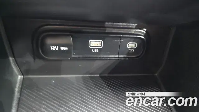 Kia Sportage 2023 — Şəkil 17/31