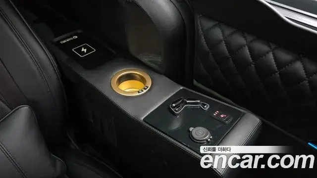 Kia Carnival 2021 — Фото 17/20