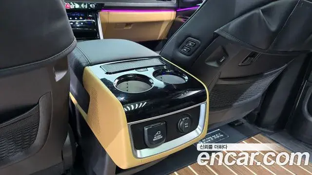 Kia Carnival 2021 — Фото 19/20
