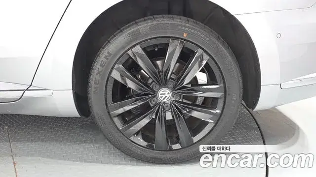 Volkswagen Arteon 2019 — ფოტო 23/42