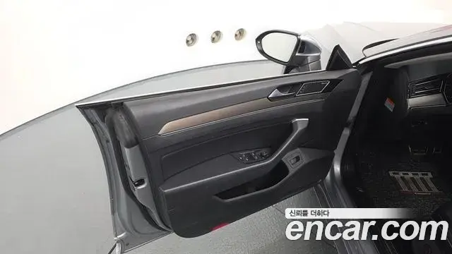 Volkswagen Arteon 2019 — ფოტო 30/42