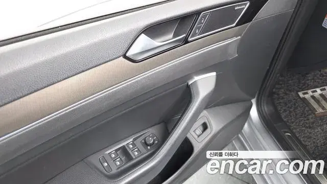 Volkswagen Arteon 2019 — ფოტო 13/42