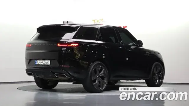 Land Rover Range Rover Sport 2023 — Фото 2/20