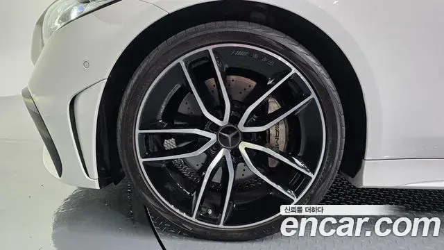 Mercedes-Benz CLS-Class 2023 — Photo 32/35