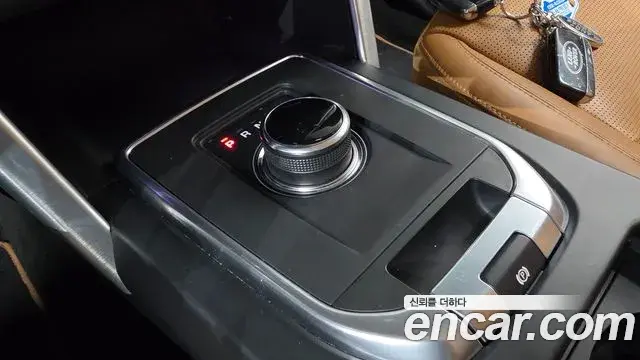 Land Rover Discovery Sport 2019 — Photo 10/39