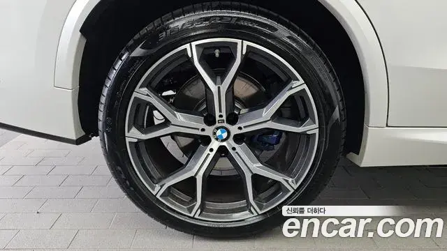 BMW X5 2025 — ფოტო 27/35