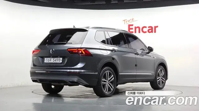 Volkswagen Tiguan Allspace 2018 — Фото 1/20