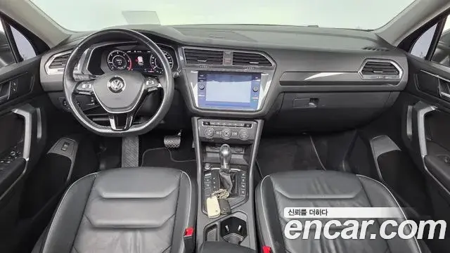 Volkswagen Tiguan Allspace 2018 — Фото 10/20