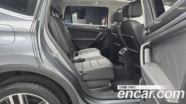 Volkswagen Tiguan Allspace 2018 — Фото 11/20