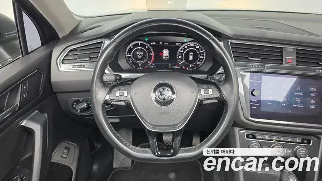 Volkswagen Tiguan Allspace 2018 — Фото 15/20