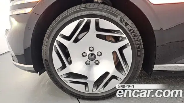 Genesis G90 2022 — Şəkil 8/39