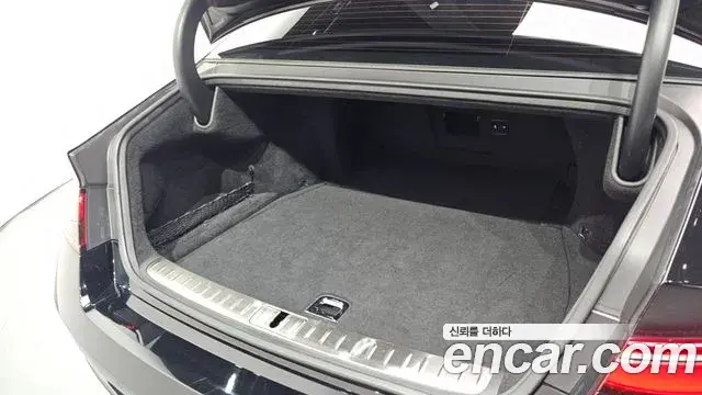 Genesis G90 2022 — Şəkil 9/39