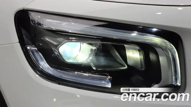 Mercedes-Benz GLB-Class 2021 — ფოტო 31/32
