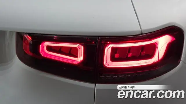 Mercedes-Benz GLB-Class 2021 — ფოტო 32/32