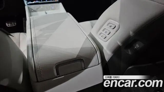 Hyundai Santa Fe 2024 — Photo 25/35