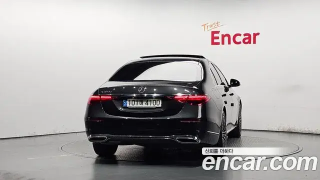 Mercedes-Benz S-Class 2022 — Photo 32/37