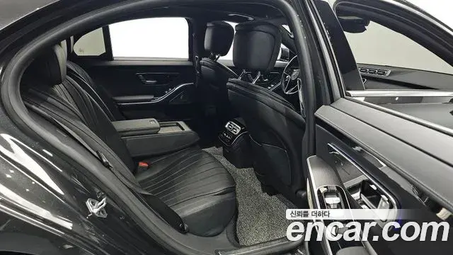 Mercedes-Benz S-Class 2022 — Photo 36/37