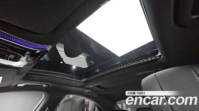 Mercedes-Benz S-Class 2022 — Photo 7/37