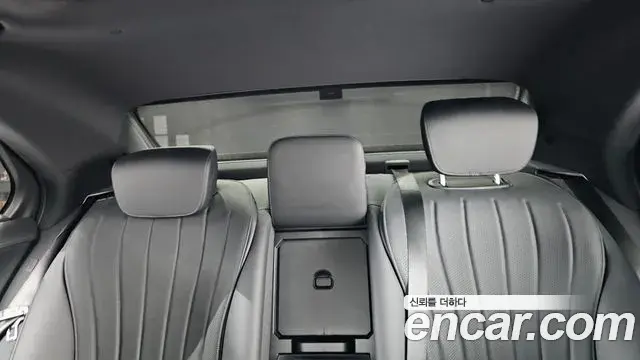 Mercedes-Benz S-Class 2022 — Photo 24/37