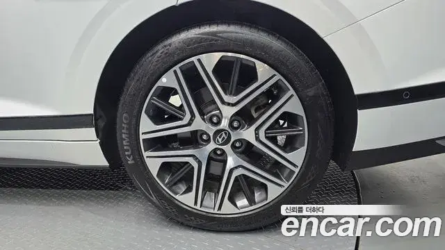 Hyundai Grandeur Hybrid 2024 — Photo 13/31
