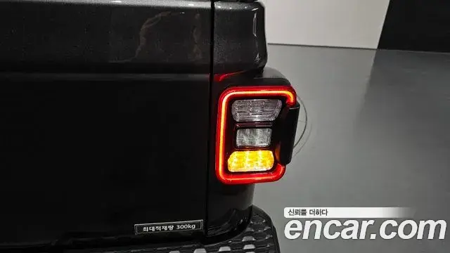Jeep Gladiator 2021 — Şəkil 32/34