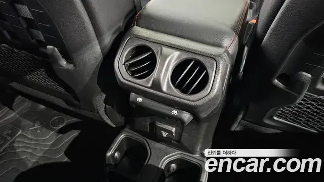 Jeep Gladiator 2021 — Şəkil 11/34