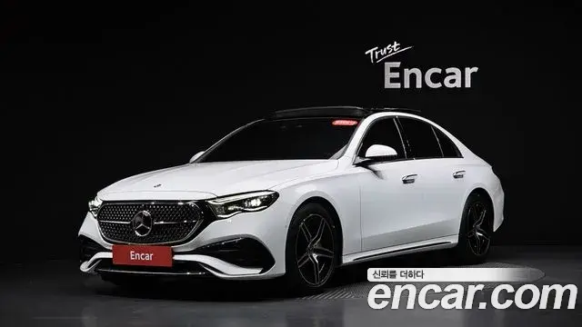 Mercedes-Benz E-Class 2024 — Photo 3/20