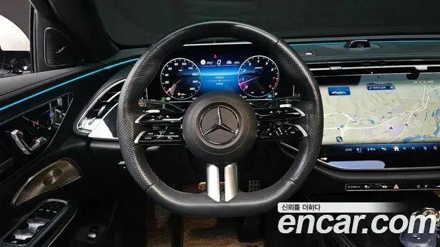 Mercedes-Benz E-Class 2024 — Photo 13/20