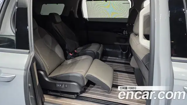 Kia Carnival 2025 — ფოტო 18/20