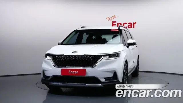 Kia Carnival 2021 — ფოტო 29/36