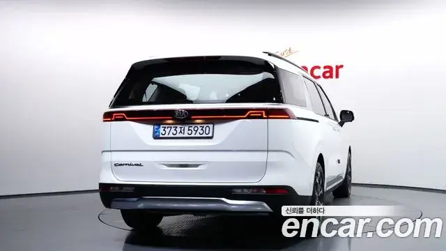 Kia Carnival 2021 — ფოტო 2/36