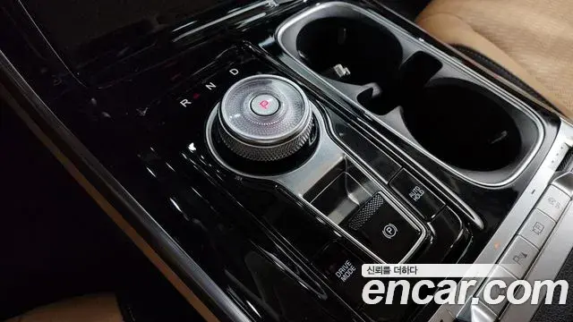 Kia Carnival 2021 — ფოტო 36/36