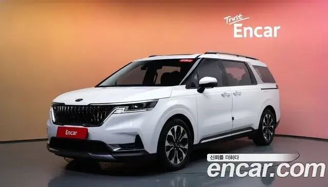 Kia Carnival 2021 — ფოტო 22/36