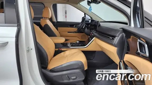 Kia Carnival 2021 — ფოტო 4/36