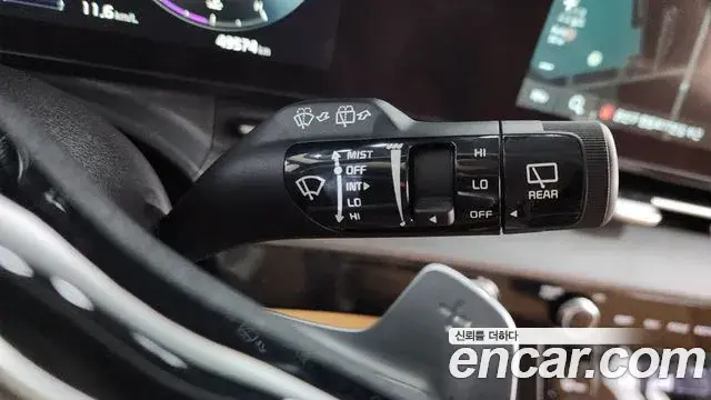 Kia Carnival 2021 — ფოტო 13/36