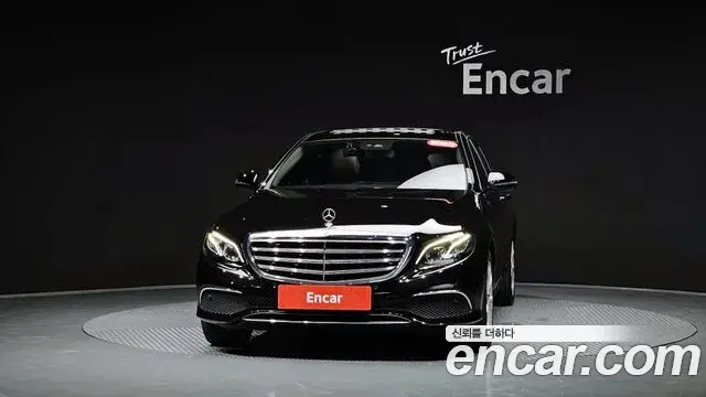 Mercedes-Benz E-Class 2019 — Фото 3/20