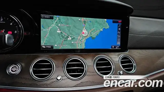 Mercedes-Benz E-Class 2019 — Фото 17/20