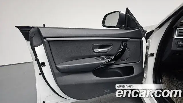 BMW 4 Series 2019 — Şəkil 10/33
