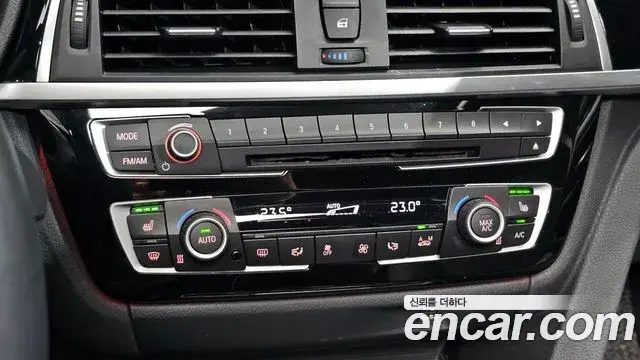 BMW 4 Series 2019 — Şəkil 31/33