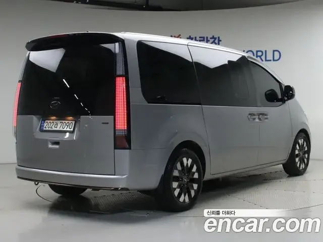 Hyundai Staria 2022 — Photo 1/20