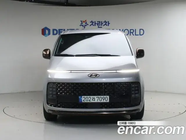 Hyundai Staria 2022 — Photo 2/20