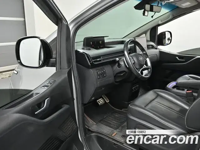 Hyundai Staria 2022 — Photo 10/20