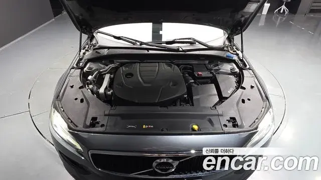 Volvo S90 2018 — Şəkil 10/20
