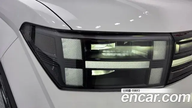 Hyundai Santa Fe 2025 — Photo 28/34